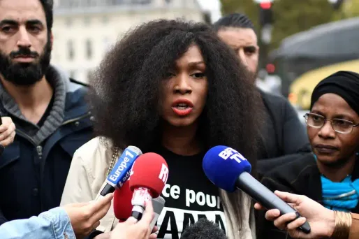 La famille Traoré (ici Assa Traoré, la sœur d'Adama) vient de saisir le conseil départemental de l'Ordre des médecins des Hauts-de-Seine.