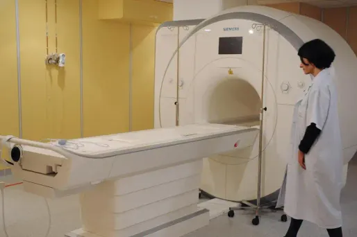 IRM, crédit : FRANK PERRY / AFP - 1280