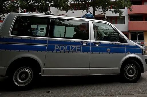 En plus du retrait de permis, il va devoir payer une "lourde amende", selon la police.