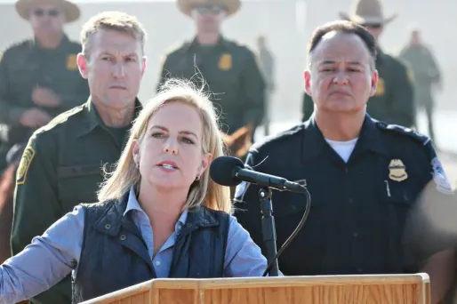 Kirstjen Nielsen, secrétaire d'état à la Sécurité intérieure, migrants, frontière mexicaine crédit, : SANDY HUFFAKER / AFP