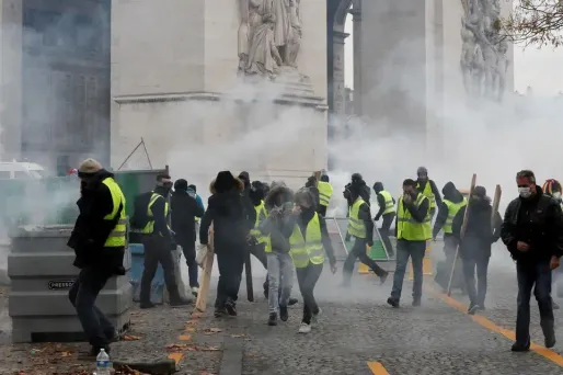 "Gilets jaunes" : appel à un nouveau rassemblement à Paris samedi 1er décembre