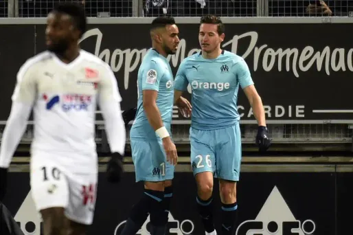 Florian Thauvin (à droite) a sorti l'Olympique de Marseille d'un mauvais pas, dimanche soir, en clôture de la 14è journée de Ligue 1.