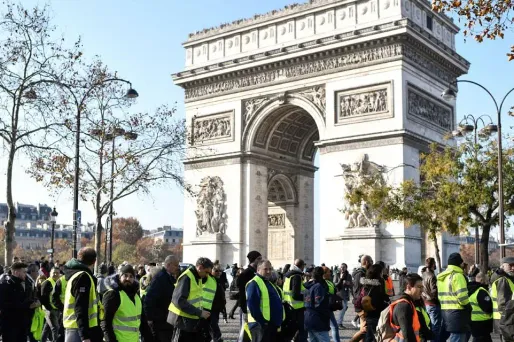 Mouvement des "gilets jaunes" : situation tendue près du palais de l'Elysée