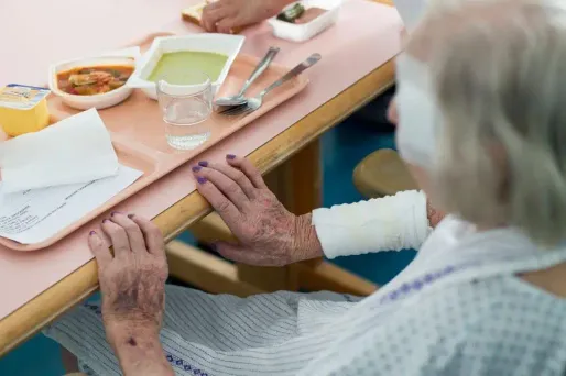 Les seniors sont souvent oubliés des prises en charge pour les maladies mentales et les suicides.