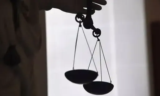 Le procureur d'Albi Pascal Suhard avait requis contre l'ophtalmologiste huit mois de prison avec sursis.