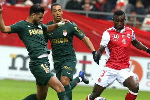 Youssef Aït-Bennasser et les Monégasques n'ont pas réussi à engranger leur deuxième victoire de la saison contre Reims, samedi.