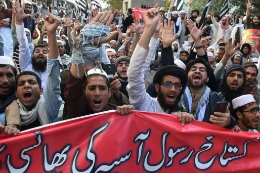 Des manifestants protestent au Pakistan contre l'acquittement d'Asia Bibi, condamnée à mort en 2010 pour blasphème.