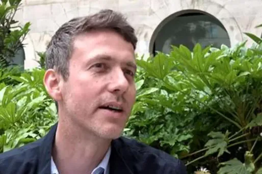 Le prix devait être remis au lauréat en soirée dans le célèbre café éponyme de Saint-Germain-des-Prés à Paris.