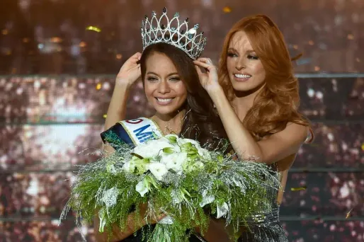 Les audiences du samedi 15 décembre : "Miss France 2019" largement leader sur TF1 devant "Mongeville" sur France 3