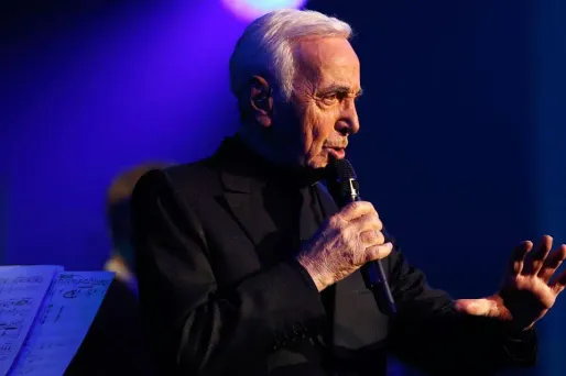 Charles Aznavour avait dit "ne pas avoir peur des mots", en septembre au micro d'Europe 1.