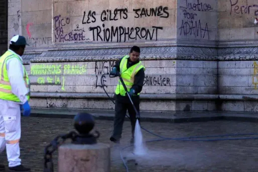 L'Arc de Triomphe, fortement dégradé le 1er décembre, va rouvrir ses portes.