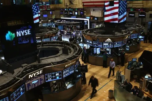 Le Dow Jones a perdu 127,82 points à 19.965,96 points et le Nasdaq 47,07 points à 5.613,71 points.