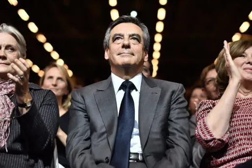 LA QUESTION D'EUROPE SOIR - Trouvez-vous normal qu'un parlementaire puisse embaucher des proches comme collaborateurs ?