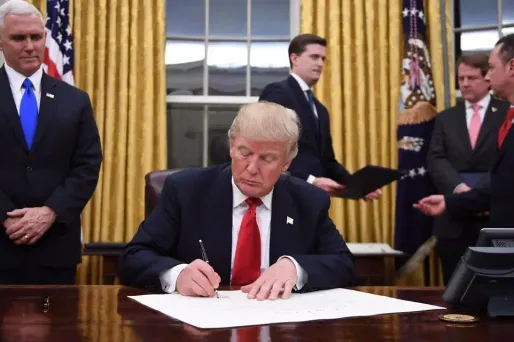 Donald Trump utilise encore son vieux smartphone personnel.