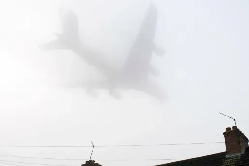 Londres : des centaines de vols annulés à Heathrow à cause du brouillard