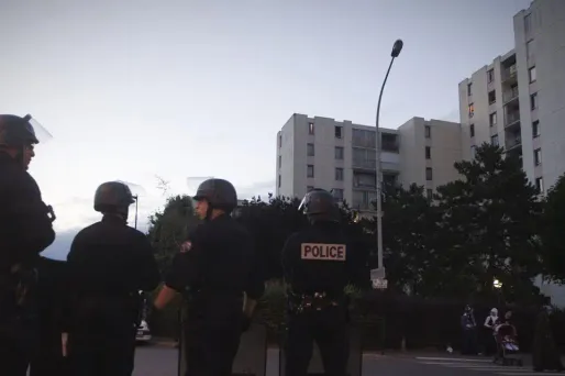 Les policiers avaient déjà été pris pour cible ces derniers jours dans le quartier des Tarterêts, à Corbeil-Essonnes, dans l'Essonne, classé en zone de sécurité prioritaire (ZSP).