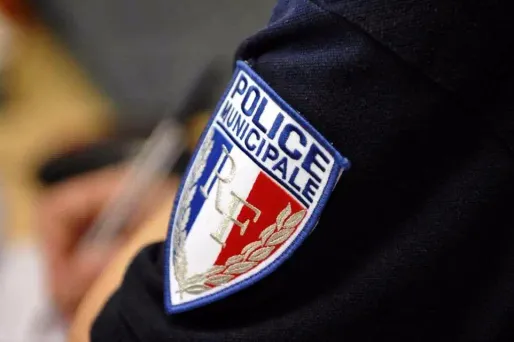 L'intervention des policiers a mis en fuite les malfaiteurs, dont aucun n'a pour l'instant été interpellé.