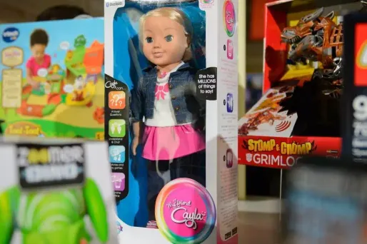 La poupée connectée présenterait un risque pour la vie privée.