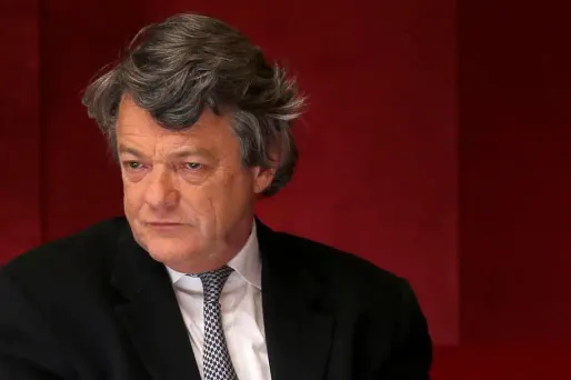 Un proche de Jean-Louis Borloo assure que ce dernier a bel et bien une "proximité" avec Emmanuel Macron.