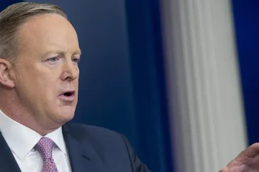 Le briefing organisé vendredi se tenait exceptionnellement dans le bureau de Sean Spicer