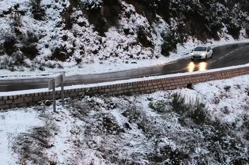 Montagne, route, neige crédit : PASCAL POCHARD-CASABIANCA / AFP - 1280