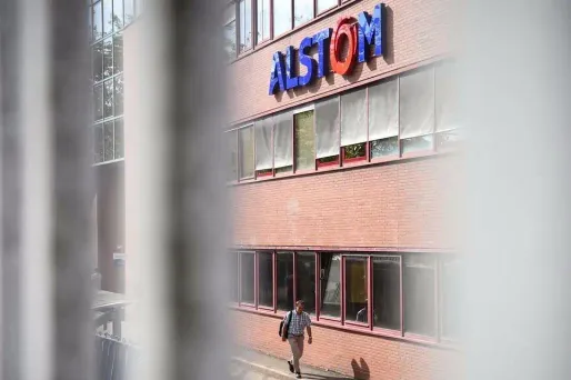 Les rames de TGV commandées à l'usine Alstom de Belfort rouleront finalement sur des lignes grande vitesse.