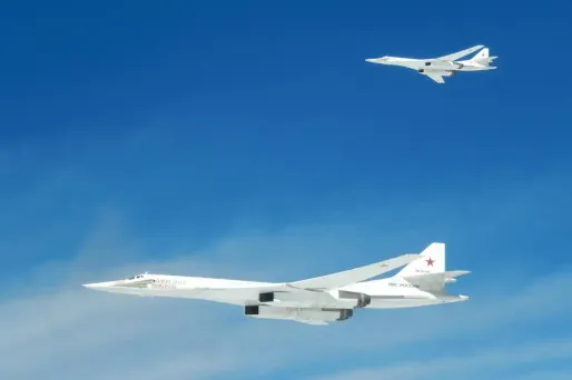 Deux bombardiers russes de type TU-160 Blackjack ont approché les côtes françaises jeudi. (Photo d'une interception en 2016)