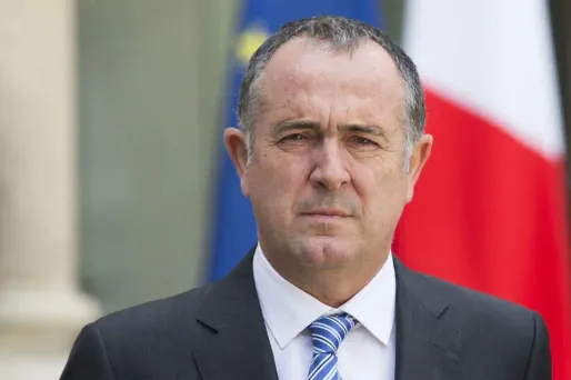 "Je n'aime pas exclure", a dit Didier Guillaume, qui a reconnu être "entièrement d'accord avec Emmanuel Macron" sur nombre de sujets mais qui soutiendra Benoît Hamon.