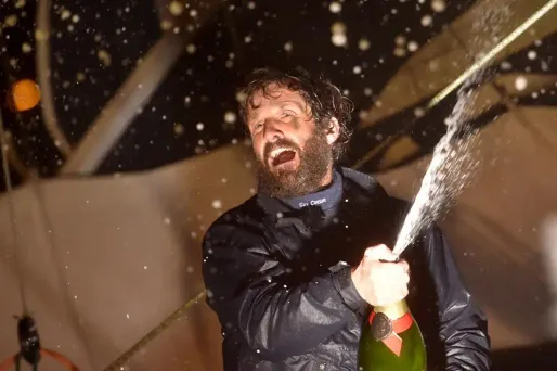 La joie d'Eric Bellion lors de son arrivée aux Sables d'Olonne.