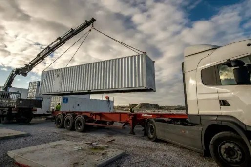 L'ancien centre d'accueil provisoire de Calais est en cours de démantèlement.