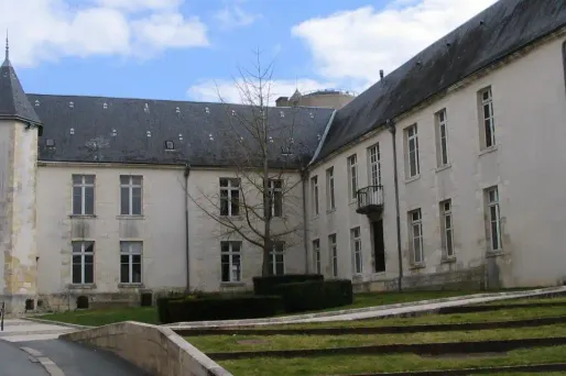 Le maire d'Issoudun (Indre) refuse que les recenseurs de l'Insee passent dans sa ville.