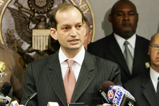 Alexander Acosta durant une conférence de presse à Miami le 23 Juin 2006. 1280 x 640 ROBERT SULLIVAN / AFP