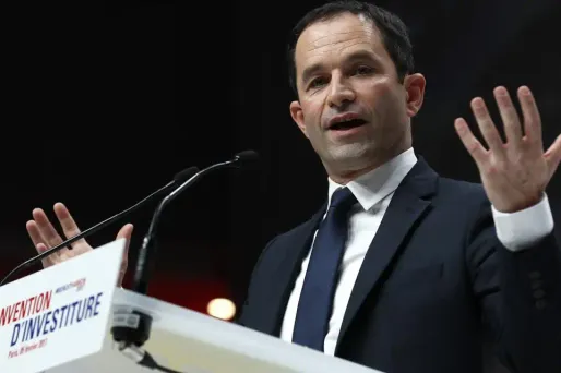 Benoît Hamon a été officiellement désigné candidat du Parti socialiste et de ses alliés, dimanche.