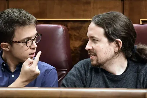 Pablo Iglesias et son numéro deux Inigo Errejon ont présenté mercredi soir des listes séparées pour la direction de Podemos.