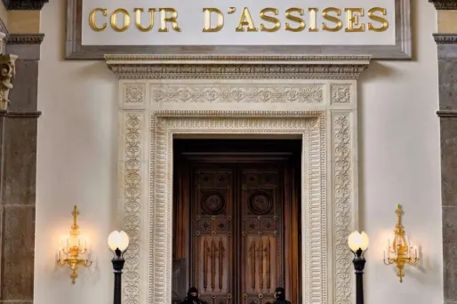 La cour d'assises de Nice a condamné à 14 ans de réclusion vendredi une femme reconnue coupable d'avoir noyé son petit garçon dans un seau d'eau, avant de faire exploser son appartement au gaz en tentant de se suicider.