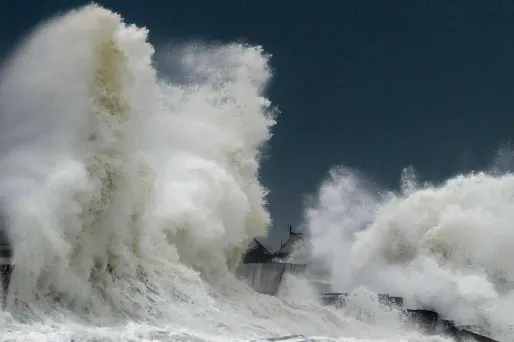 La tempête Carlos va passer au plus près de la Réunion en fin de journée