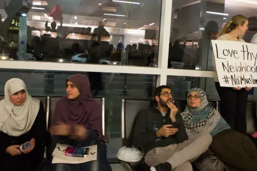 Un Iranien refoulé il y a une semaine des Etats-Unis à son arrivée à Los Angeles a finalement pu entrer sur le territoire américain jeudi, sur ordre de la justice américaine.