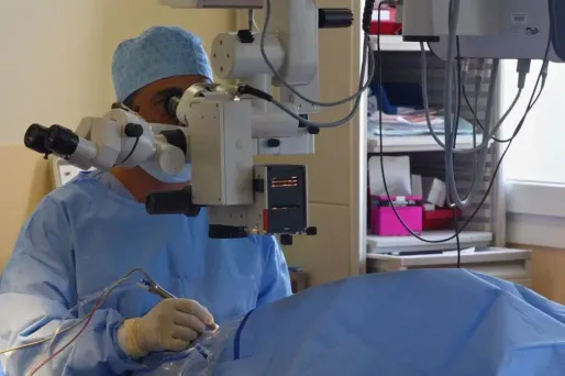 Chirurgie de la cataracte.