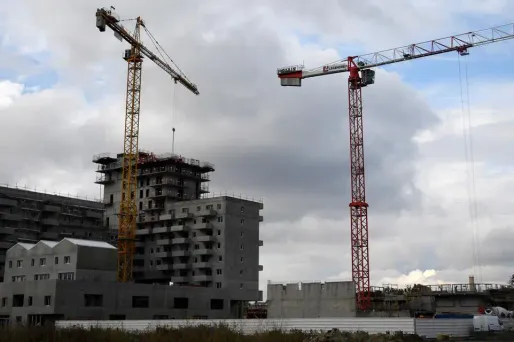 Sur les douze mois écoulés à fin février, le nombre de logements neufs commencés a progressé de 13%. (1280 x 640 ) DAMIEN MEYER / AFP