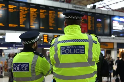 Grande-Bretagne : les 8 personnes arrêtées soupçonnées de préparer des actes terroristes