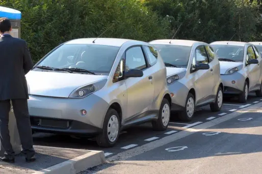 Ile-de-France : le passe Navigo donnera accès à Autolib' à partir de mi-avril
