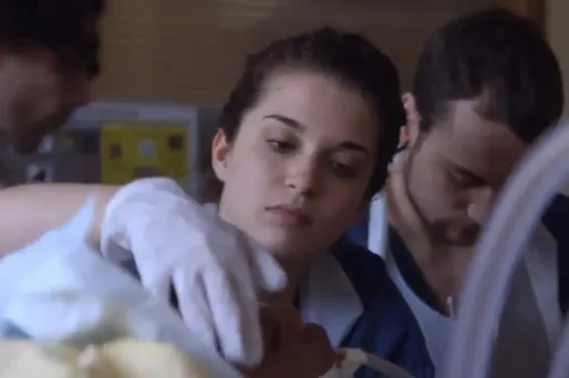 "Devenir médecins" : le saut dans le grand bain pour des étudiants en médecine