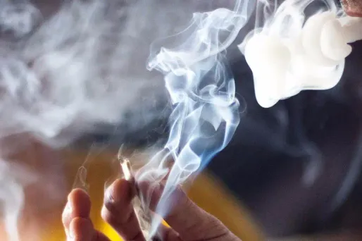 Les adolescents identifient plus l'hérédité comme une cause de cancer que le cannabis.