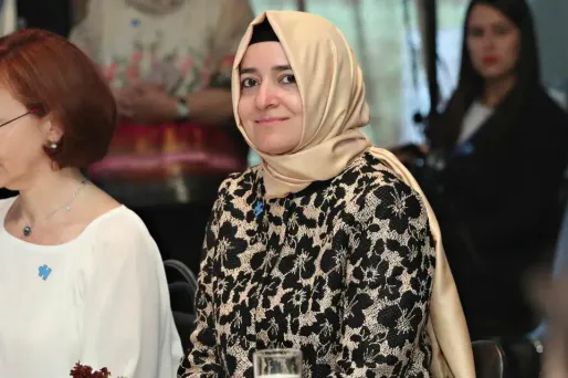 La ministre turque de la famille a été reconduite à la frontière néerlandaise, ce qui a provoqué des manifestations, notamment à Rotterdam.