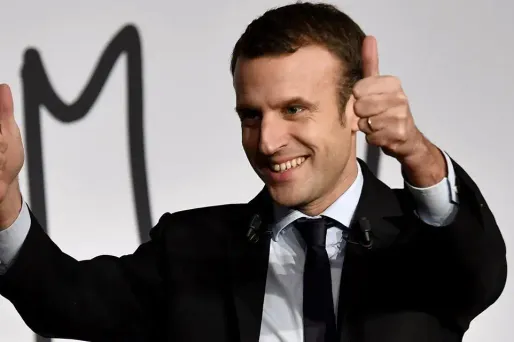 Emmanuel Macron refuse de participer à l'"hallali" dont est la cible François Fillon