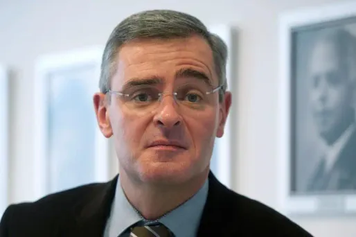 Marc Joulaud, suppléant de François Fillon entre 2002 et 2012, a également employé Penelope Fillon comme assistante parlementaire entre 2002 et 2007.