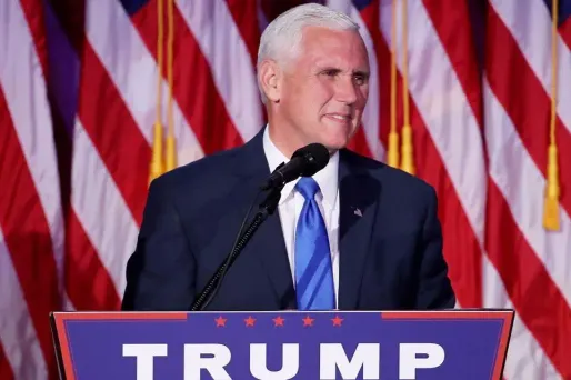 Durant la campagne présidentielle  aux côtés de Donald Trump, Mike Pence avait critiqué leur rivale démocrate Hillary Clinton.