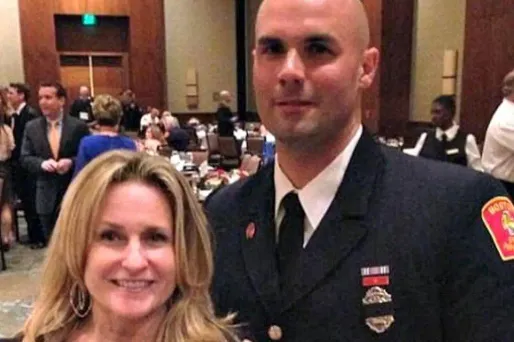 Une survivante des attentats de Boston va épouser le pompier qui l'a sauvée