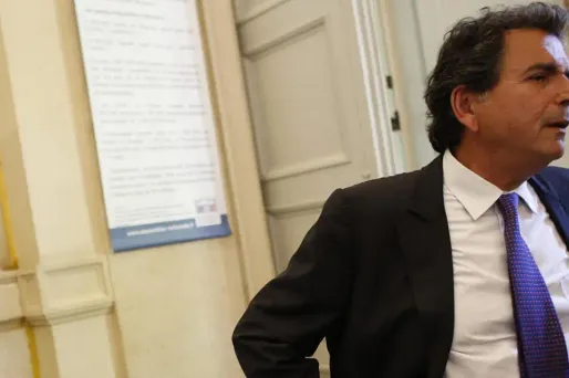 Après "mûre réflexion" et "l'épreuve épouvantable" de la campagne présidentielle, l'ancien ministre a décidé mercredi de se retirer de la vie politique.