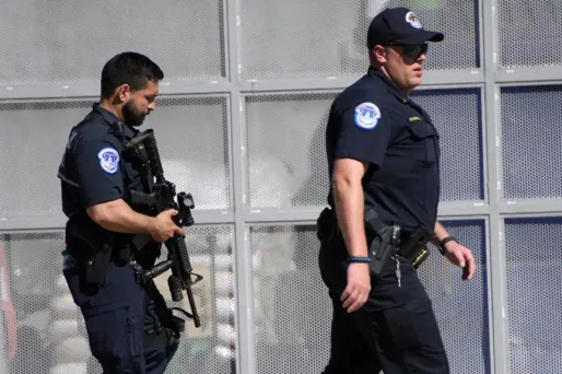 policiers américains, crédit : Brendan SMIALOWSKI / AFP - 1280